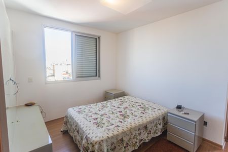 Apartamento à venda com 189m², 4 quartos e 4 vagas Apartamento à venda com 189m², 4 quartos e 4 vagasSuíte