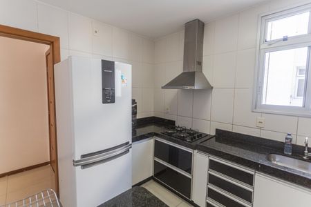Apartamento à venda com 189m², 4 quartos e 4 vagas Apartamento à venda com 189m², 4 quartos e 4 vagasCozinha