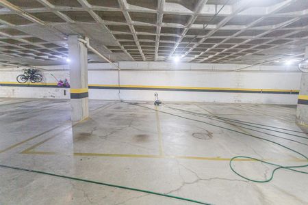 Apartamento à venda com 189m², 4 quartos e 4 vagas Apartamento à venda com 189m², 4 quartos e 4 vagasGaragem