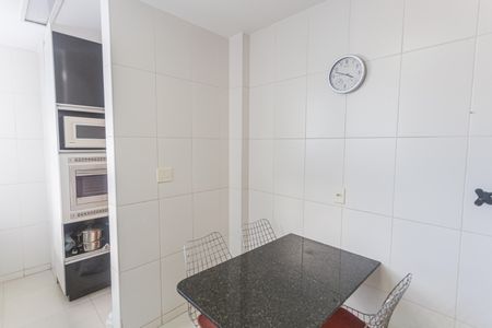 Apartamento à venda com 189m², 4 quartos e 4 vagas Apartamento à venda com 189m², 4 quartos e 4 vagasCozinha