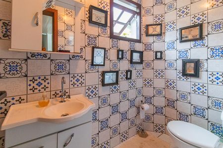 Casa à venda com 300m², 4 quartos e 2 vagasLavabo