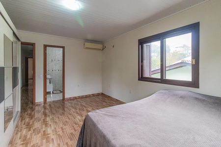 Casa à venda com 300m², 4 quartos e 2 vagasSuíte