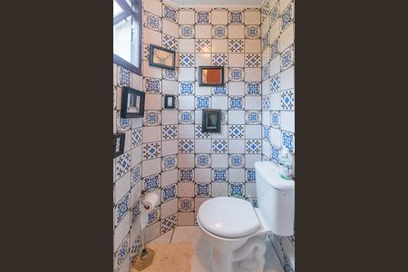 Casa à venda com 300m², 4 quartos e 2 vagasLavabo