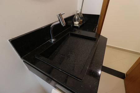 Apartamento à venda com 108m², 2 quartos e 2 vagasBanheiro Social