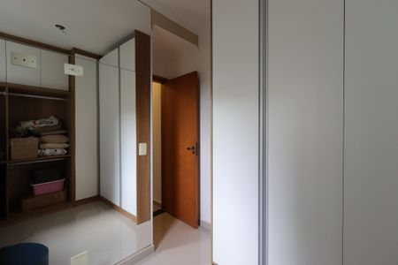 Apartamento à venda com 108m², 2 quartos e 2 vagasQuarto