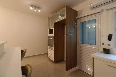 Apartamento à venda com 108m², 2 quartos e 2 vagasCozinha