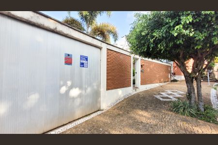 Casa à venda com 439m², 4 quartos e 2 vagasPlaca