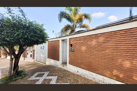 Casa à venda com 439m², 4 quartos e 2 vagasFachada