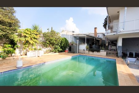 Casa à venda com 439m², 4 quartos e 2 vagasPiscina