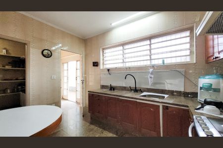 Casa à venda com 439m², 4 quartos e 2 vagasCozinha