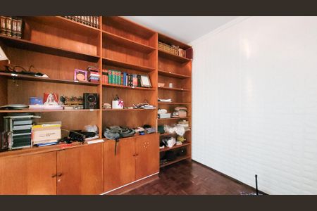 Casa à venda com 439m², 4 quartos e 2 vagasEscritório