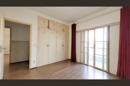 Casa à venda com 439m², 4 quartos e 2 vagasSuíte 2