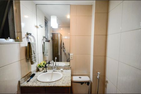 Apartamento à venda com 160m², 3 quartos e 1 vaga Apartamento à venda com 160m², 3 quartos e 1 vagaBanheiro Social