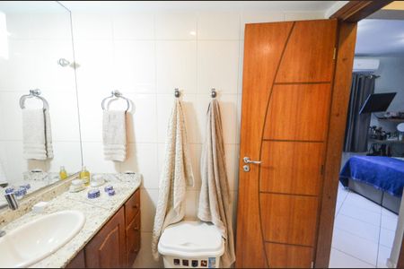 Apartamento à venda com 160m², 3 quartos e 1 vaga Apartamento à venda com 160m², 3 quartos e 1 vagaBanheiro da Suíte