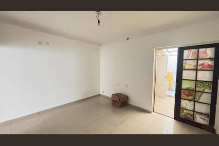 Casa à venda com 100m², 2 quartos e 1 vaga Casa à venda com 100m², 2 quartos e 1 vagaCozinha