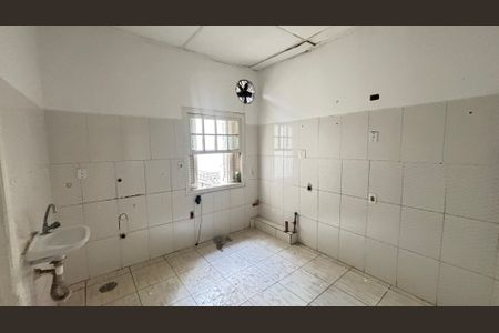 Casa à venda com 100m², 2 quartos e 1 vaga Casa à venda com 100m², 2 quartos e 1 vagaBanheiro