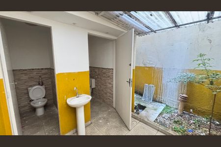 Casa à venda com 100m², 2 quartos e 1 vaga Casa à venda com 100m², 2 quartos e 1 vagaBanheiro de Serviço