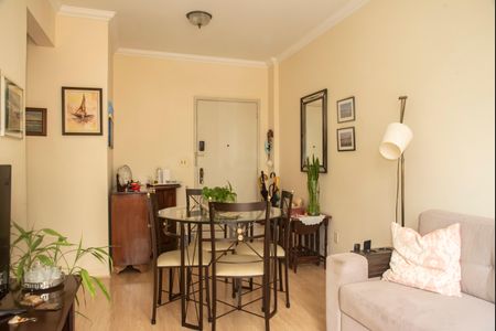 Apartamento à venda com 75m², 2 quartos e 1 vagaSala
