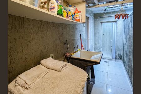 Casa à venda com 270m², 7 quartos e 2 vagas Casa à venda com 270m², 7 quartos e 2 vagasÁrea de Serviço