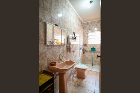 Casa à venda com 155m², 3 quartos e 2 vagas Casa à venda com 155m², 3 quartos e 2 vagasBanheiro Social