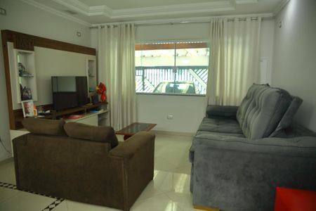 Casa à venda com 250m², 3 quartos e 2 vagasSala