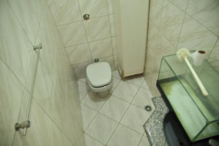 Casa à venda com 250m², 3 quartos e 2 vagasBanheiro de Serviço