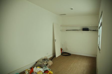 Casa à venda com 250m², 3 quartos e 2 vagasQuarto de Serviço