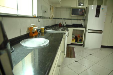 Casa à venda com 250m², 3 quartos e 2 vagasCozinha