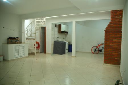 Casa à venda com 250m², 3 quartos e 2 vagasLavanderia