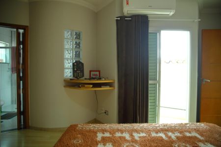 Casa à venda com 250m², 3 quartos e 2 vagasSuíte