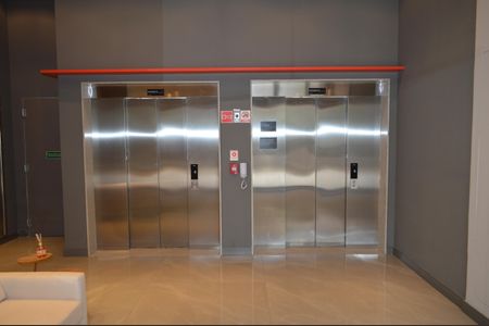 Apartamento à venda com 54m², 2 quartos e 1 vagaElevadores