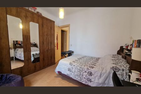 Casa à venda com 242m², 3 quartos e 2 vagas