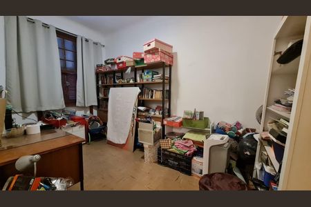 Casa à venda com 242m², 3 quartos e 2 vagas