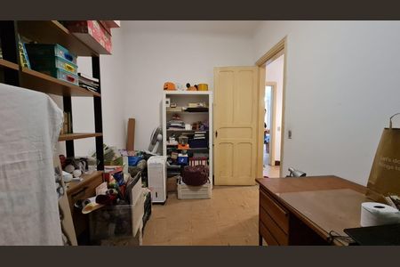 Casa à venda com 242m², 3 quartos e 2 vagas