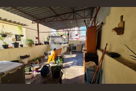 Casa à venda com 242m², 3 quartos e 2 vagas