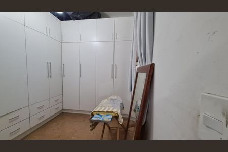 Casa à venda com 242m², 3 quartos e 2 vagas