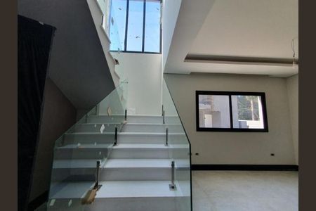 Casa de condomínio à venda com 214m², 4 quartos e 3 vagas