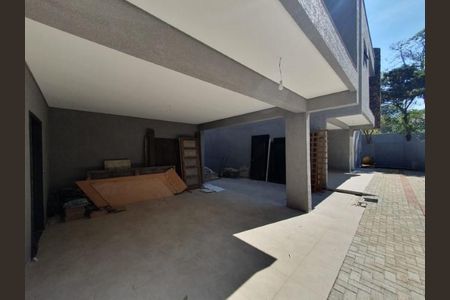 Casa de condomínio à venda com 214m², 4 quartos e 3 vagas