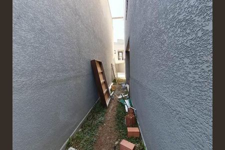 Casa de condomínio à venda com 216m², 4 quartos e 3 vagas