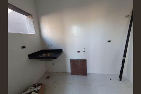 Casa de condomínio à venda com 216m², 4 quartos e 3 vagas