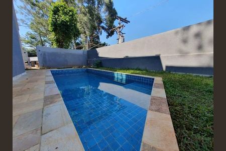 Casa de condomínio à venda com 216m², 4 quartos e 3 vagas