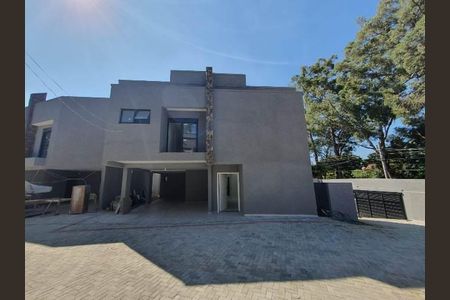 Casa de condomínio à venda com 216m², 4 quartos e 3 vagas