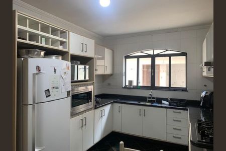 Casa à venda com 200m², 3 quartos e 4 vagas
