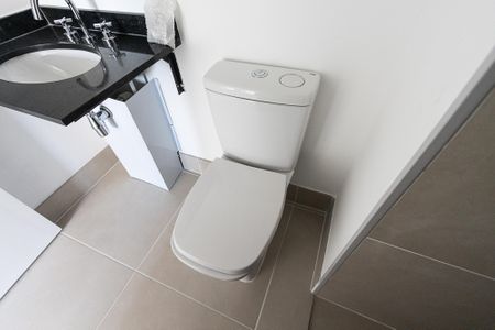 Apartamento à venda com 89m², 2 quartos e 1 vaga Apartamento à venda com 89m², 2 quartos e 1 vagaBanheiro