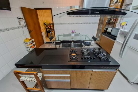 Casa à venda com 139m², 3 quartos e 2 vagas Casa à venda com 139m², 3 quartos e 2 vagasCozinha