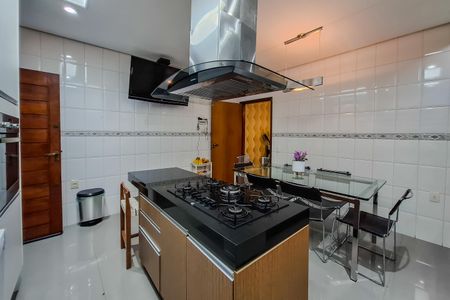 Casa à venda com 139m², 3 quartos e 2 vagas Casa à venda com 139m², 3 quartos e 2 vagasCozinha