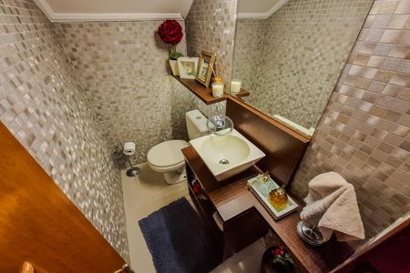 Casa à venda com 139m², 3 quartos e 2 vagas Casa à venda com 139m², 3 quartos e 2 vagasLavabo