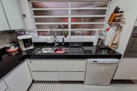 Casa à venda com 139m², 3 quartos e 2 vagas Casa à venda com 139m², 3 quartos e 2 vagasCozinha