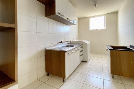 Apartamento à venda com 60m², 2 quartos e sem vagaCozinha e Área de Serviço