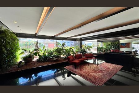 Apartamento à venda com 510m², 4 quartos e 4 vagas Apartamento à venda com 510m², 4 quartos e 4 vagasHall de entrada